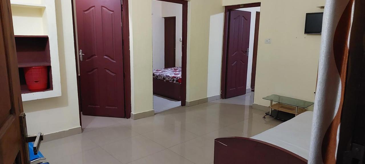 Guruvayur Adithya Zewnętrze zdjęcie